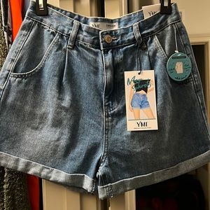 Denim shorts size (7)